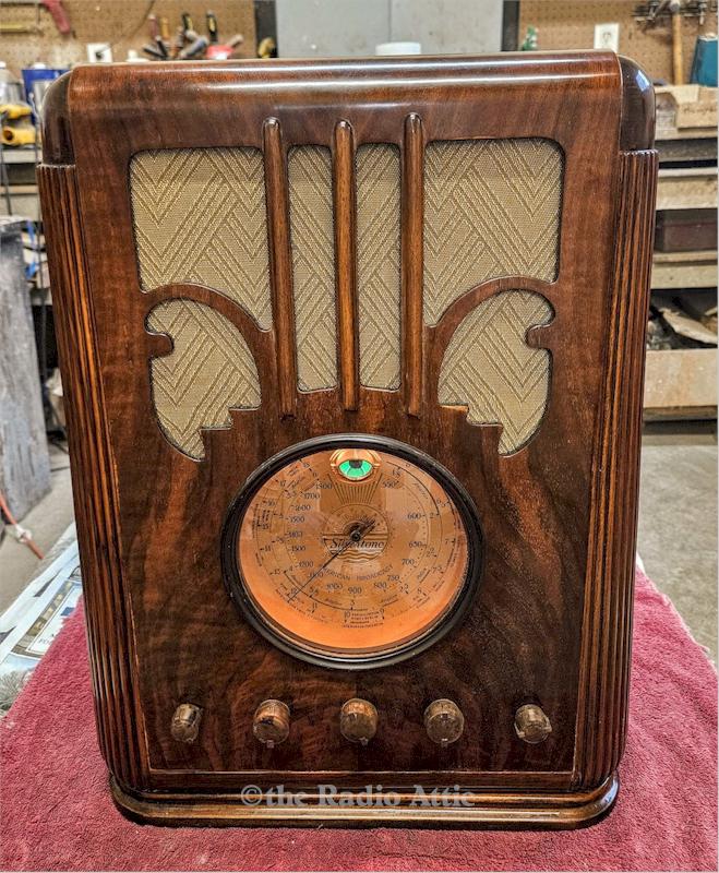 Silvertone 4465 "Pyramid" (1937)