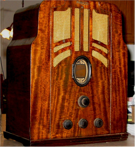 Philco 610 Cathedral (1936)