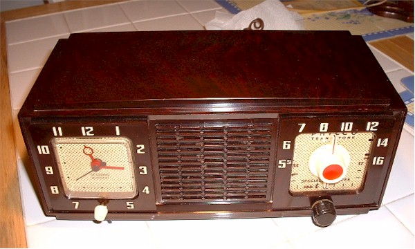 Philco 53-200 Clock Radio (1953)