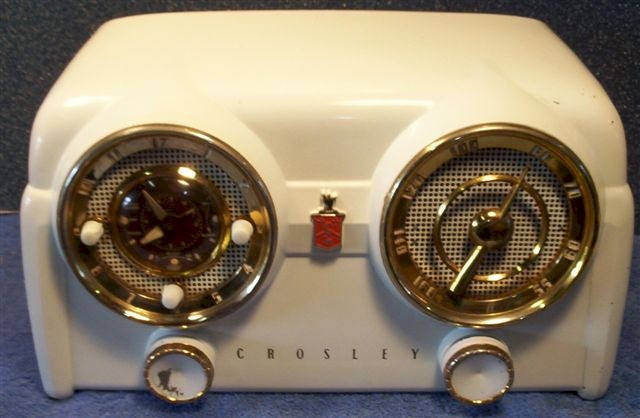 Crosley D-25WE Clock Radio (1953)