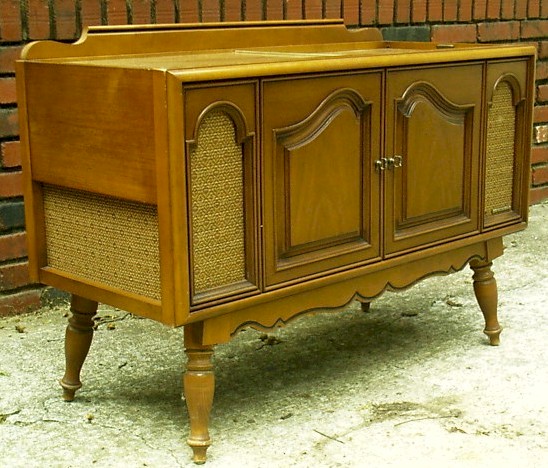 Magnavox Petite Console (1962)