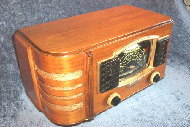 Zenith 7-S-633 (1942)