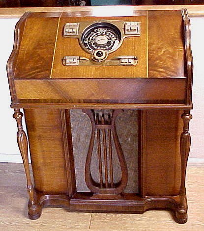 Zenith 10A3 Console (1941)