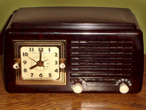 General Electric 50 Clock Radio (1948)