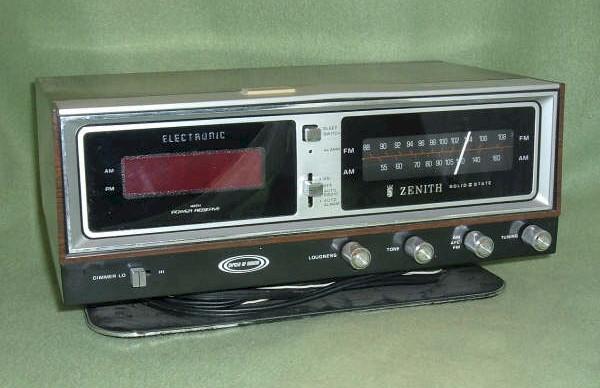 Zenith Circle of Sound Electric Clock Radio