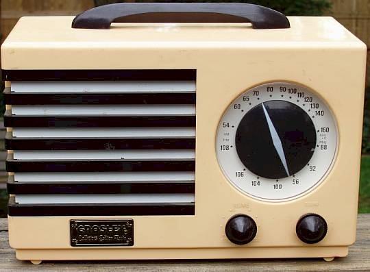 Crosley Replica Radio by Thomas