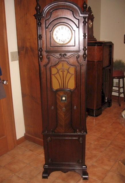 Majestic 20 Grandfather Clock Radio