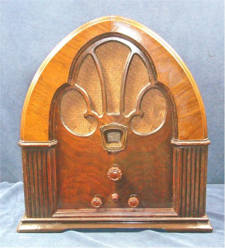 Philco 90 Cathedral (1932)