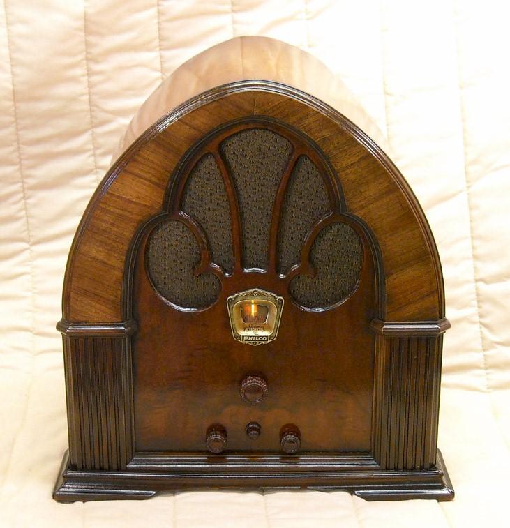 Philco 90 Cathedral (1932)