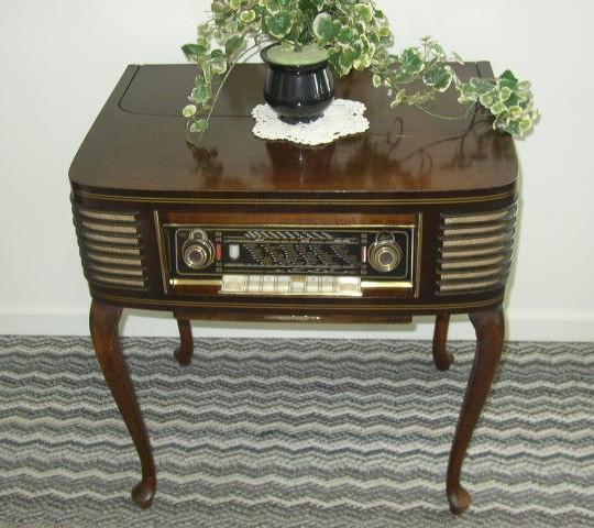 Loewe Opta Spinett with Record Player (1955)