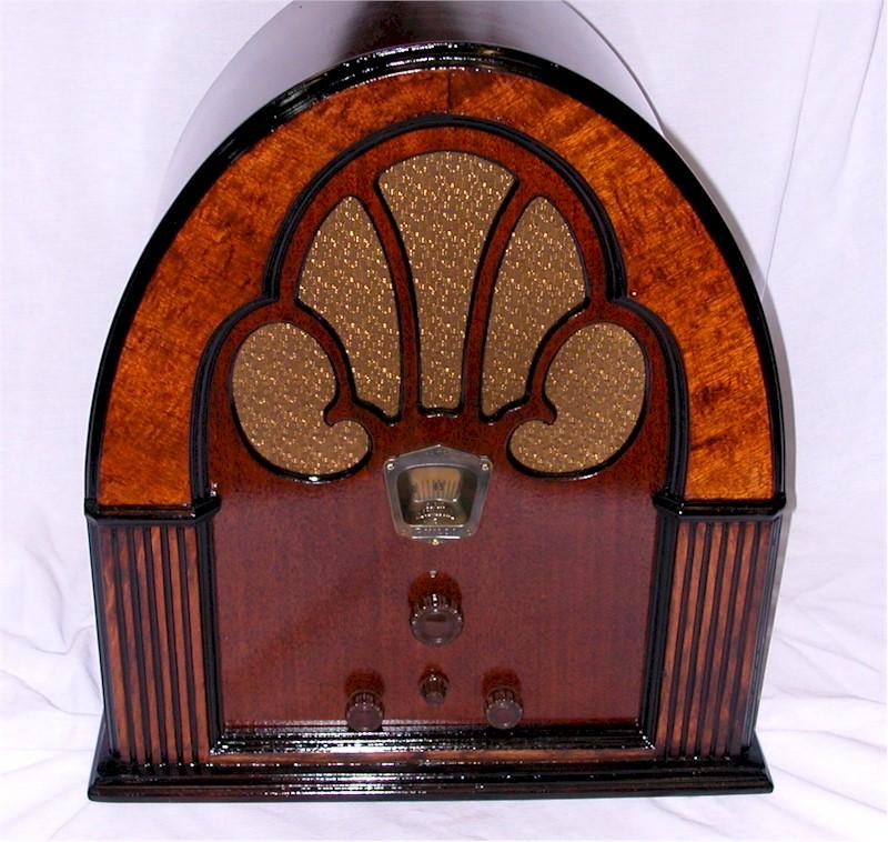 Philco 70 Cathedral (1931)