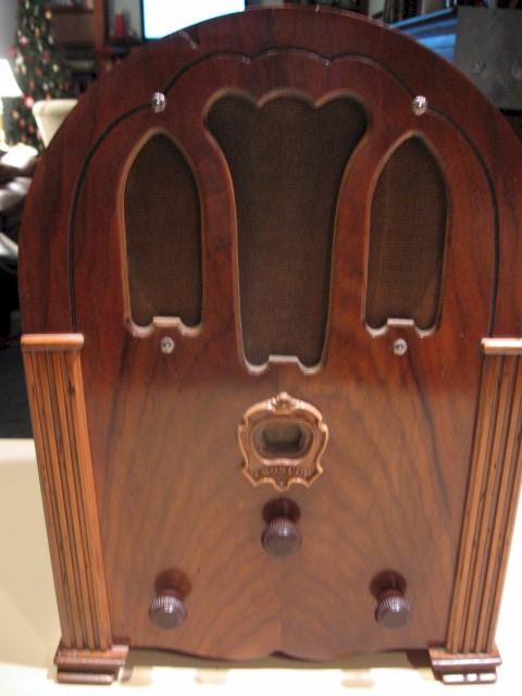 Crosley 1N "Littlefella" Cathedral (1932)