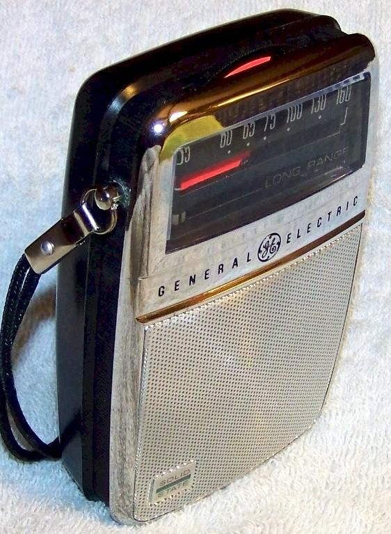 General Electric P-2710 Pocket Transistor (1961)