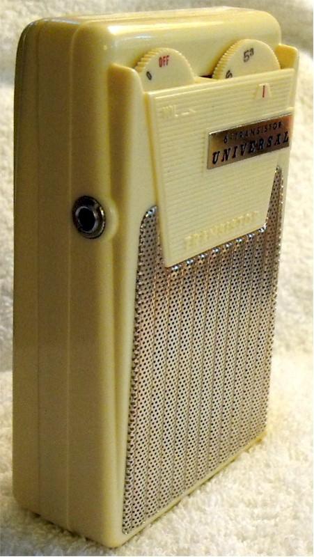 Universal PTR-62B Pocket Transistor (1963)