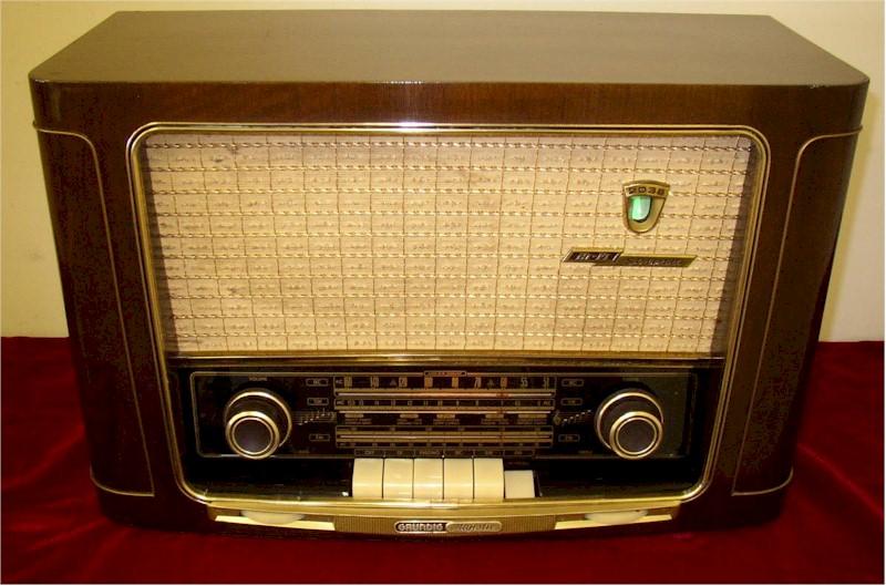 Grundig-Majestic 2035 (US version, 1955)