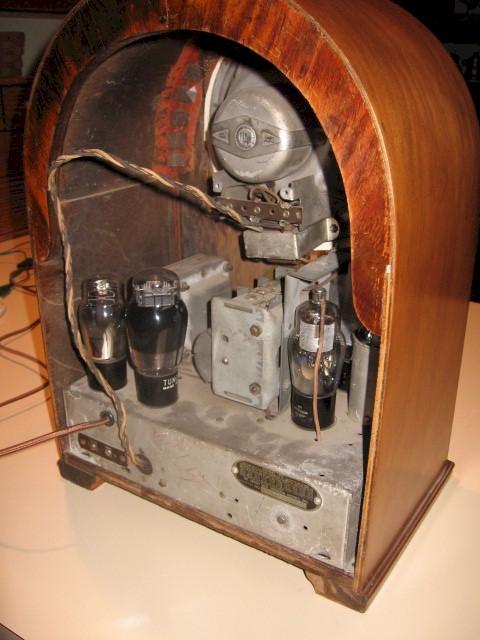 Crosley 1N "Littlefella" Cathedral (1932)