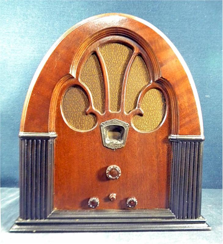 Philco 70 Cathedral (1932)