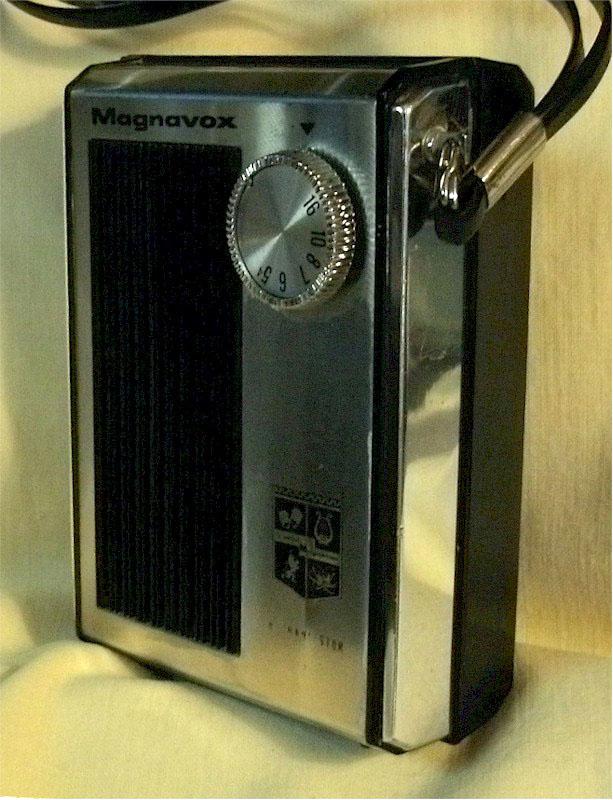 Magnavox AM-811 Pocket Transistor 