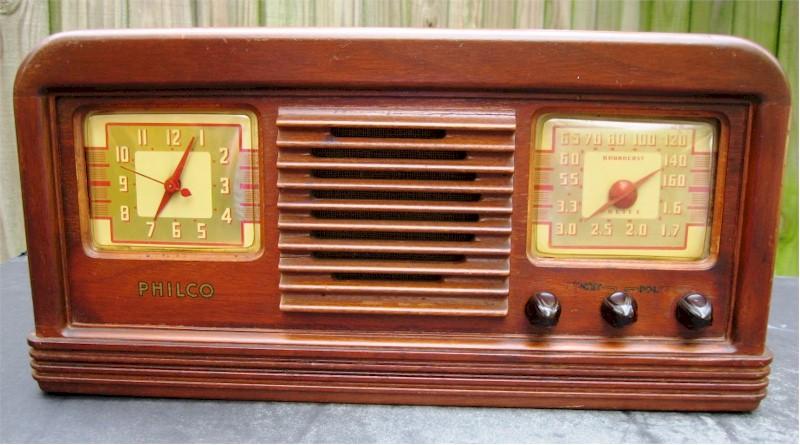 Philco 41-22CL Clock Radio (1941)