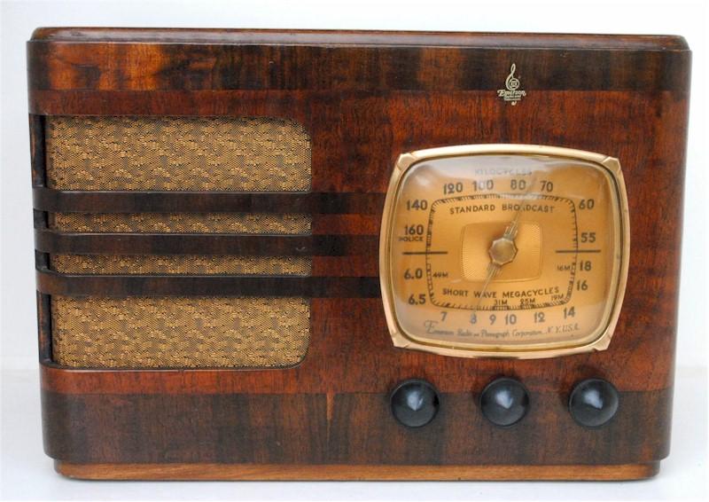 Emerson AM131 w/Ingraham Cabinet