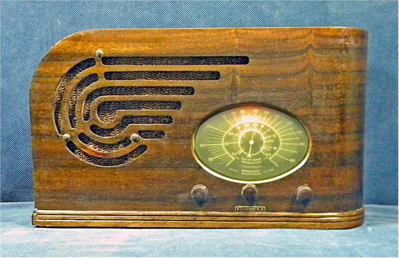 St. Regis (International Kadette) Radio (1937)