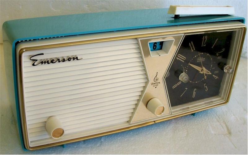 Emerson 833B Clock Radio (1958)