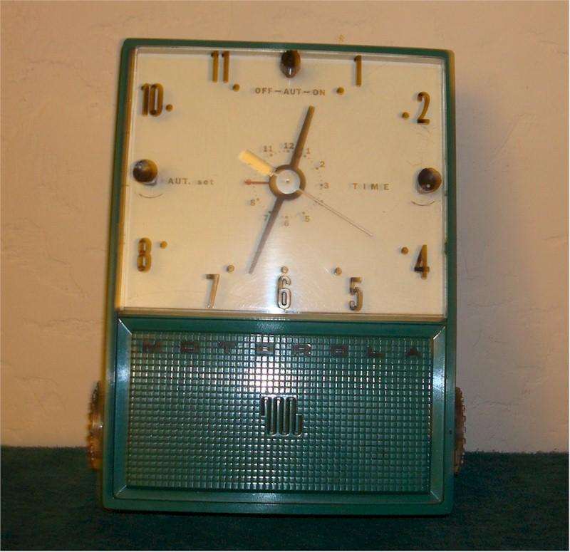 Motorola 52CW3 Clock Radio (1953)