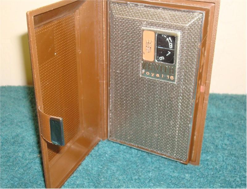 Zenith R-16J Pocket Transistor (1960s)