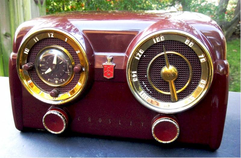 Crosley D-25-MN Clock Radio (1953)