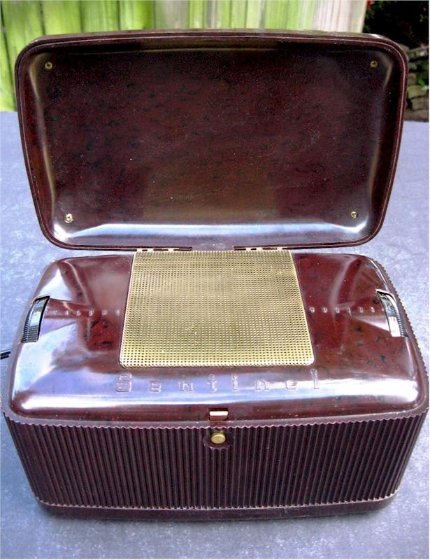 Sentinel 286P "Treasure Chest" Portable (1947)