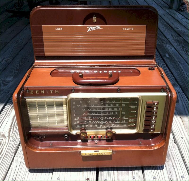 Zenith T-600 Leather Trans-Oceanic (1956)