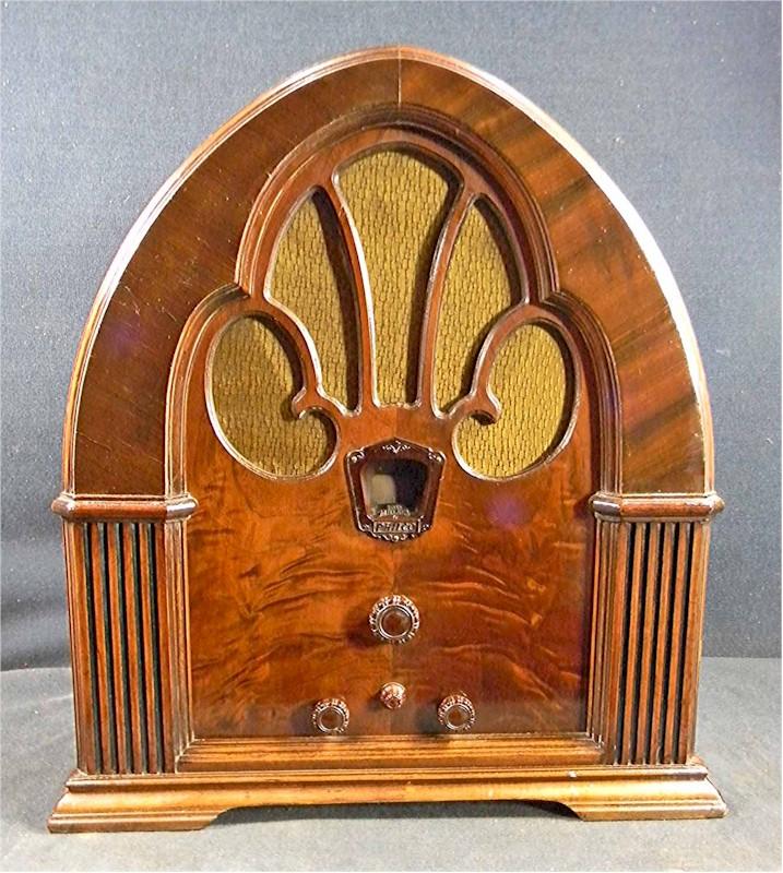 Philco 90 Cathedral (1933)