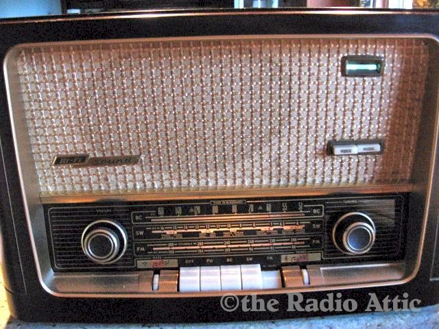 Grundig-Majestic 1070 German Radio