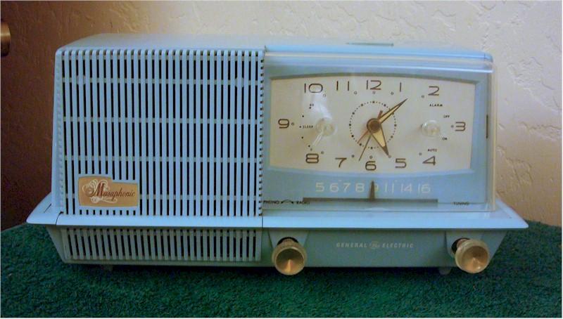 General Electric "Musaphonic" Clock Radio (1958)