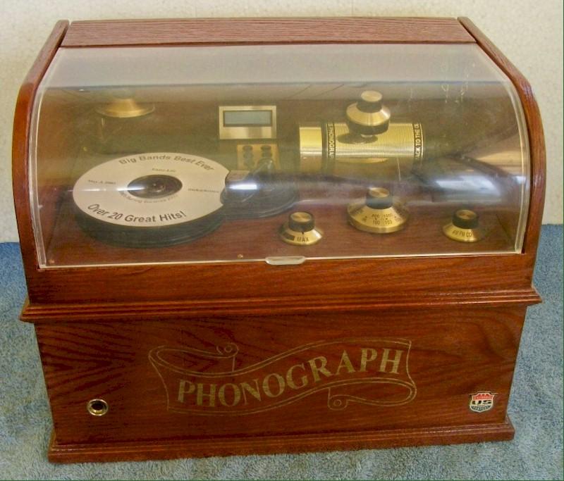 Cylinder Phonograph (1900s replica)