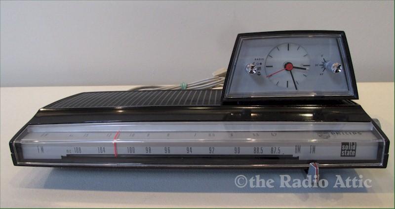 Philips 22-RS-274 AM/FM Clock Radio (1960s)