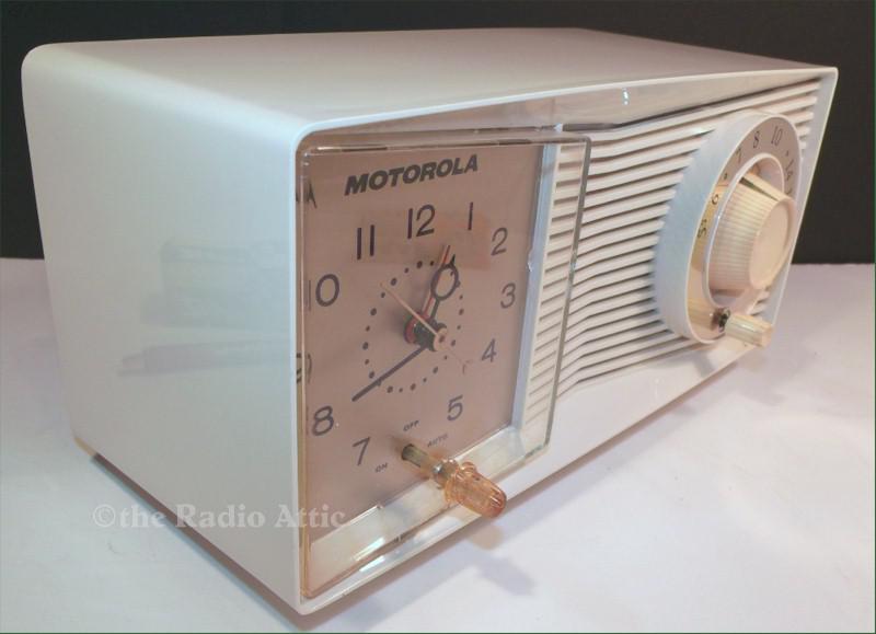 Motorola C15WK-32 Clock Radio (1950s)