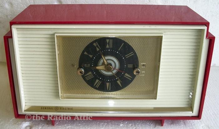 General Electric 941 Clock Radio (1956)