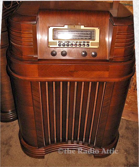 Philco 40-180 Console (1940)