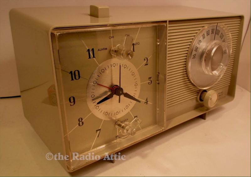 General Electric C-505 Clock Radio (1966)