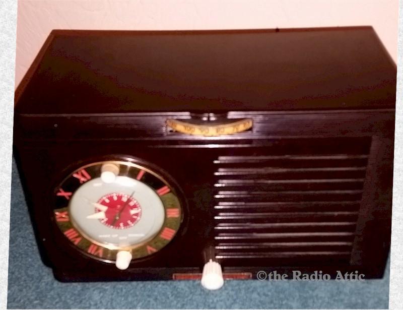 General Electric 500 Clock Radio (1950)