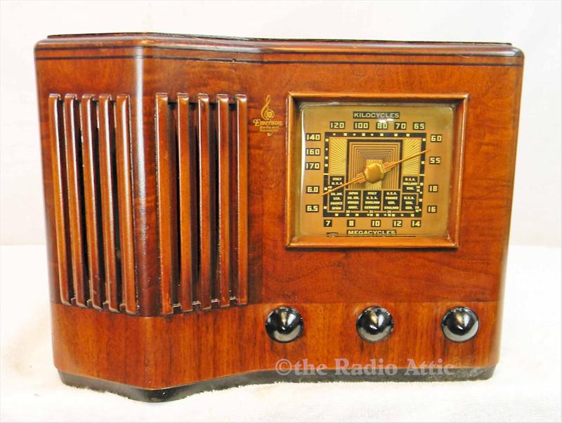 Emerson CS-272 w/Ingraham Cabinet (1939)