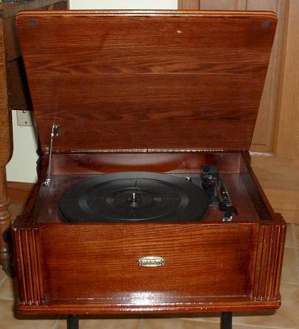 Crosley CR-47 Reproduction Phonograph