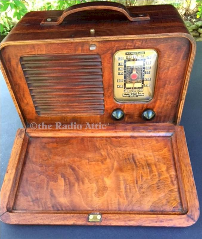 Emerson DB-314 Portable w/Ingraham Cabinet (1939)