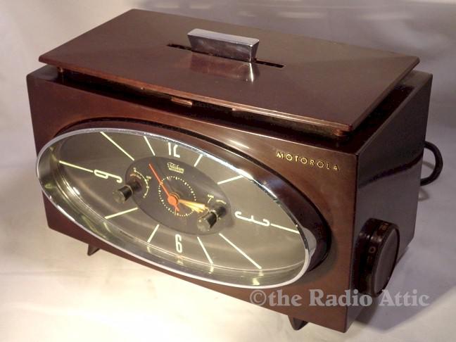 Motorola 63C Clock Radio (1955)