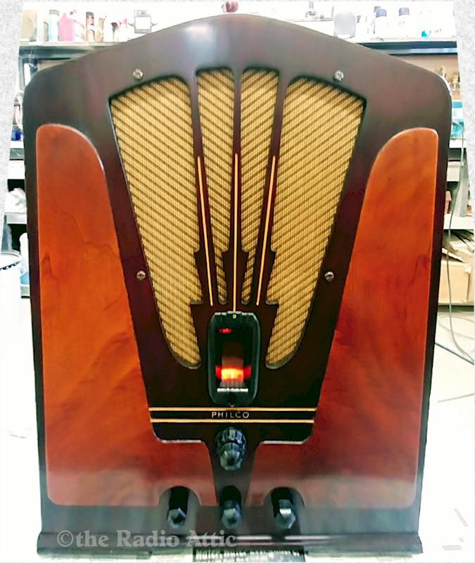 Philco 16B Tombstone (1935)