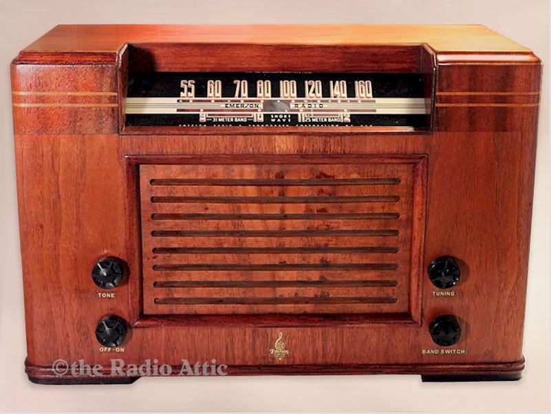 Emerson 456 w/Ingraham Cabinet (1941)