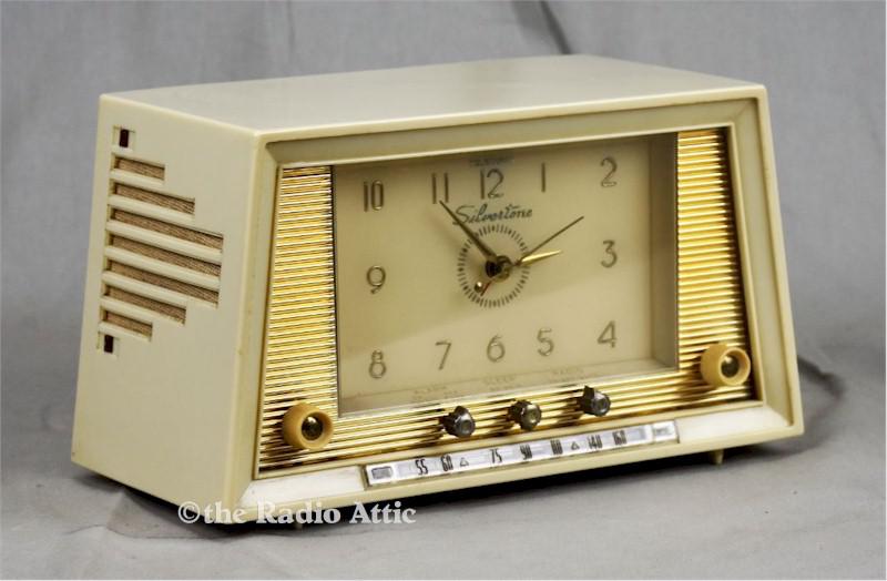 Silvertone 7020 Clock Radio (1956)