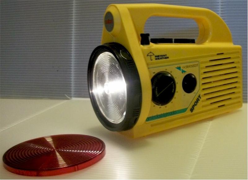 Salton AM/FM Flash Light Radio