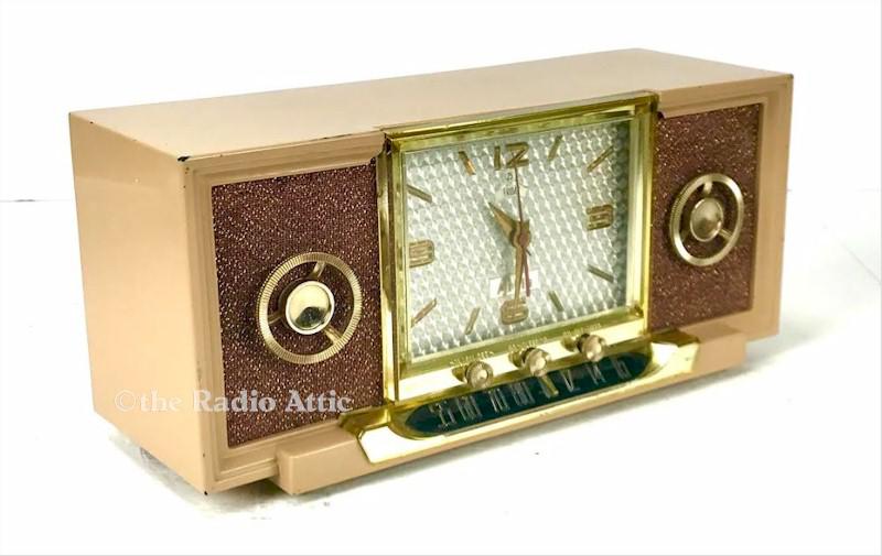 Arvin 958-T Clock Radio (1956)